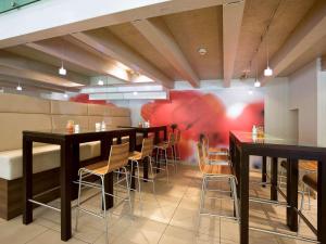 Restoran või mõni muu söögikoht majutusasutuses Ibis Wien Messe