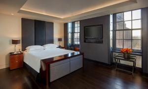 Gallery image of Grosvenor House Suites in London
