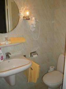 Un baño de Hotel Excelsior