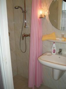 Un baño de Hotel Excelsior