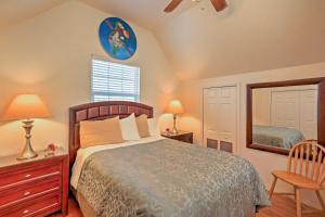 Gallery image of Lovely Sea Dreams Villa with Private Beach and Deck! in Banksville