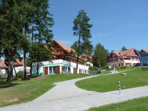 Budova, kde se apartmán nachází + 15 fotografií