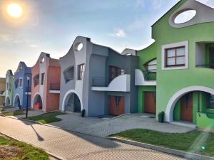 Budova, kde se apartmán nachází + 29 fotografií