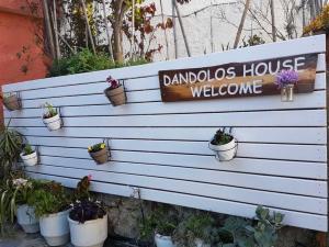Vonkajšia záhrada v ubytovaní Dandolos House