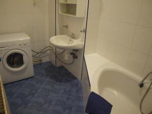 A bathroom at Apartmány Rossa