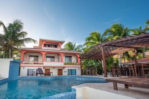 Bazén v ubytování Bella Vista Resort Belize nebo v jeho okolí