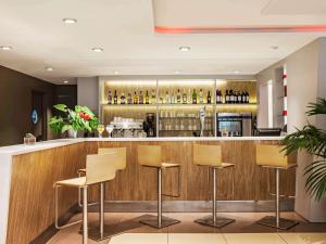 Hol lub bar w obiekcie Ibis Cornella