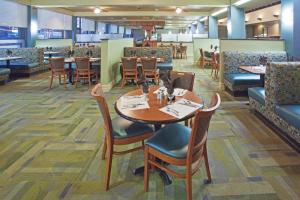 A restaurant or other place to eat at Holiday Inn Binghamton-Downtown Hawley Street, an IHG Hotel