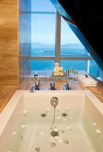 A bathroom at Sono Calm Yeosu