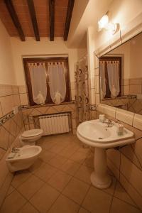 ห้องน้ำของ Agriturismo Casa al Povero