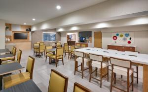 מסעדה או מקום אחר לאכול בו ב-Holiday Inn Express Heber City, an IHG Hotel