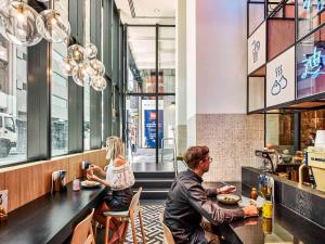 Posezení v ubytování ibis Melbourne Central