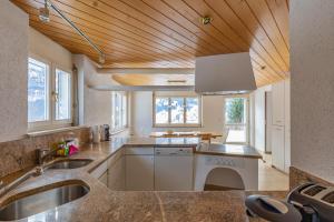 Η κουζίνα ή μικρή κουζίνα στο Chalet Weid - Aare Jungfrau AG