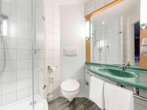 Un baño de Hotel Ibis Bregenz