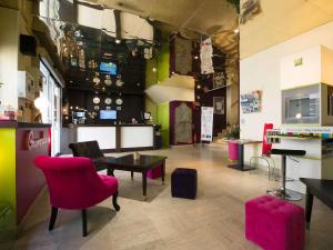 Imagen de la galería de ibis Styles Nantes Centre Place Royale, en Nantes