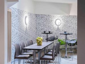 Зона вітальні в Ibis Styles Nice Centre Port