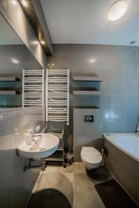 Koupelna v ubytování Cracovia Apartments