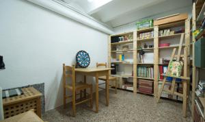 The library in the holiday home