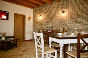TV a/nebo společenská místnost v ubytování Agriturismo Casale ai Prati