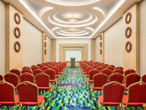 Posezení v ubytování ibis Styles Cikarang + 37 fotografií