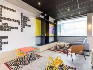 Зона вітальні в ibis Styles Geneve Palexpo Aeroport