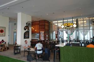 Restoran ili neka druga zalogajnica u objektu KLCC Regalia Suites Infinity Pool Kuala Lumpur