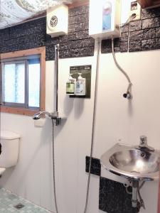 Baðherbergi á 噶瑪蘭ㄟ古厝