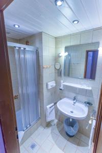 Koupelna v ubytování Hotel Neuwirt