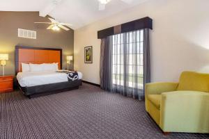 Postel nebo postele na pokoji v ubytování La Quinta Inn by Wyndham Champaign
