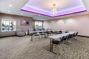 Бизнес-центр и/или конференц-зал в La Quinta by Wyndham Springfield IL +49 фотографий