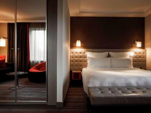 Postel nebo postele na pokoji v ubytování Pullman London St Pancras + 37 fotografií