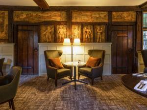 Posezení v ubytování Bush Hotel Farnham