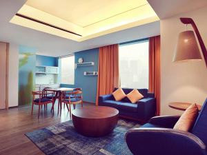Istumisnurk majutusasutuses Mercure Jakarta Simatupang