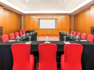Het zakengedeelte en/of de vergaderruimte van Hotel Ibis Semarang Simpang Lima
