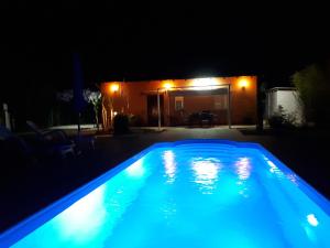 Bazén v ubytovaní Villa Chiara with Private Pool and garden alebo v jeho blízkosti