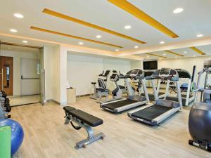 ibis Chennai Sipcot - An Accor Brand的健身中心和/或健身设施