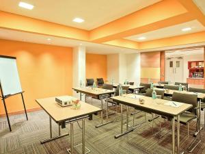 ibis Navi Mumbai - An Accor Brand商务区和/或会议室