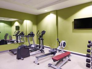Fitness centrum a/nebo fitness zařízení v ubytování Aparthotel Adagio Liverpool City Centre
