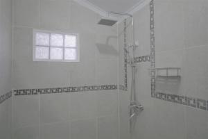 Ett badrum på Jero di Bisma Hostel