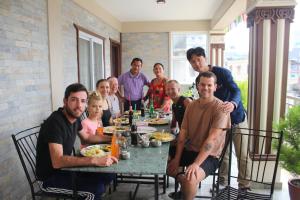 Επισκέπτες που μένουν στο Pokhara Tourist Home
