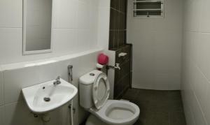 Koupelna v ubytování Mintsuite homestay