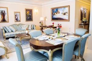 Posezení v ubytování Home Suites Boutique Hotel Freetown