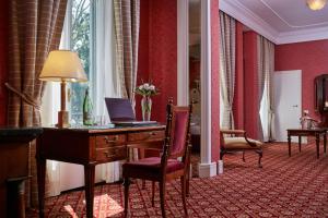 Hotel Regency - Small Luxury Hotels of the World的休息区