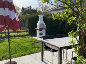 Garður fyrir utan Ferienwohnungen zum Attersee