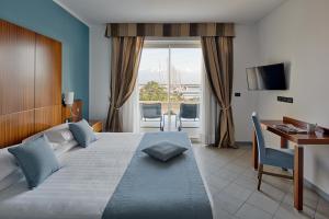 Gallery image of Aregai Marina Hotel & Residence in Santo Stefano al Mare