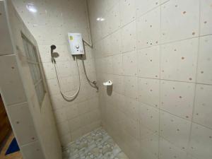 โรงแรมภูน้ำฟ้า - Phunumfha Hotel ชุมแพ的一间浴室