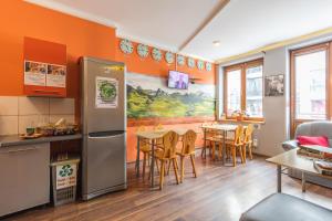 Kuchyňa alebo kuchynka v ubytovaní Top Hostel Pokoje Gościnne