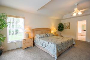 Afbeelding uit fotogalerij van Spacious modern pool home, Family & Golf trips - 4727 home in Inverness