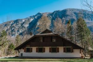 Nespecifikovaný výhled na hory nebo výhled na hory při pohledu z apartmánu