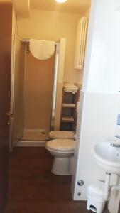 A bathroom at Hotel Villa San Fedele